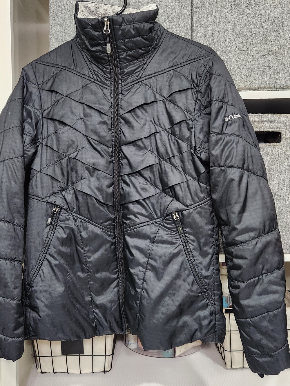 Columbia Black Chevron Quilted Puffer Coat, Med. EUC.